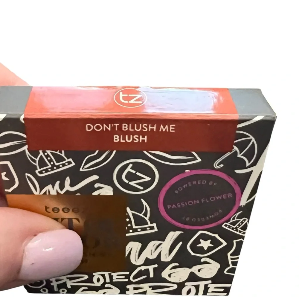 Teeez Cosmetics Suit Of Armor Don't Blush Me Mauve Red‎ Blusher NEW Beauty